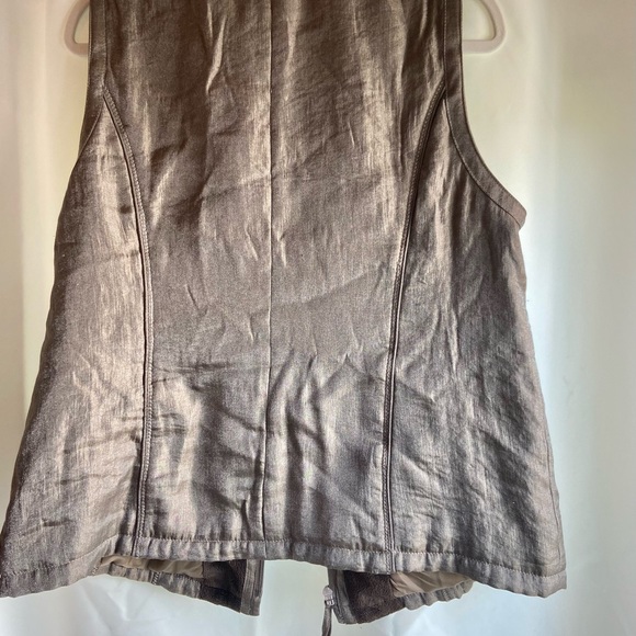 Chico’s soft metallic zip vest, soft fleece lining, pockets. Med Free Shipping! - Picture 2 of 3